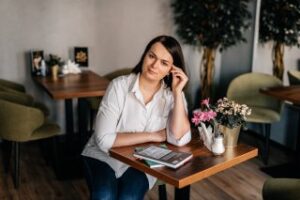 Read more about the article 21 октября – Книжный клуб с Юлей Будник