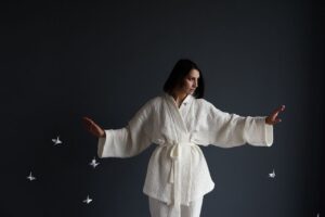 Read more about the article “У малодшых класах я змайстравала туфлікі на абцасах”. Бабруйчанка Дар’я Тараховіч пра адзенне – як мастацтва і тэрапію