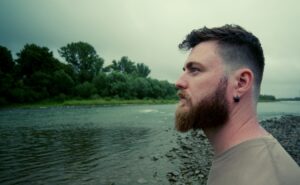 Read more about the article Бабруйскі рэжысёр Максім Буйніцкі зняў фільм пра падзеі 2020 года – «Беларускі працэс»