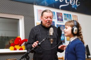 Read more about the article “Сажынцы” абвесцілі набор таленавітых дзяўчатак у клас эстраднага вакалу