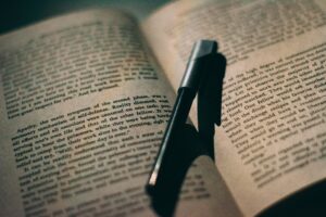Read more about the article Онлайн-курс по Creative playwriting ад Кейт Янгдал — аўтара National Geographic, History і PBS