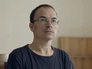 Read more about the article «Я дзейнічаў бессаромным чынам – улез у сямейнае жыццё гераіні фільму». Размова з рэжысёрам Максімам Буйніцкім