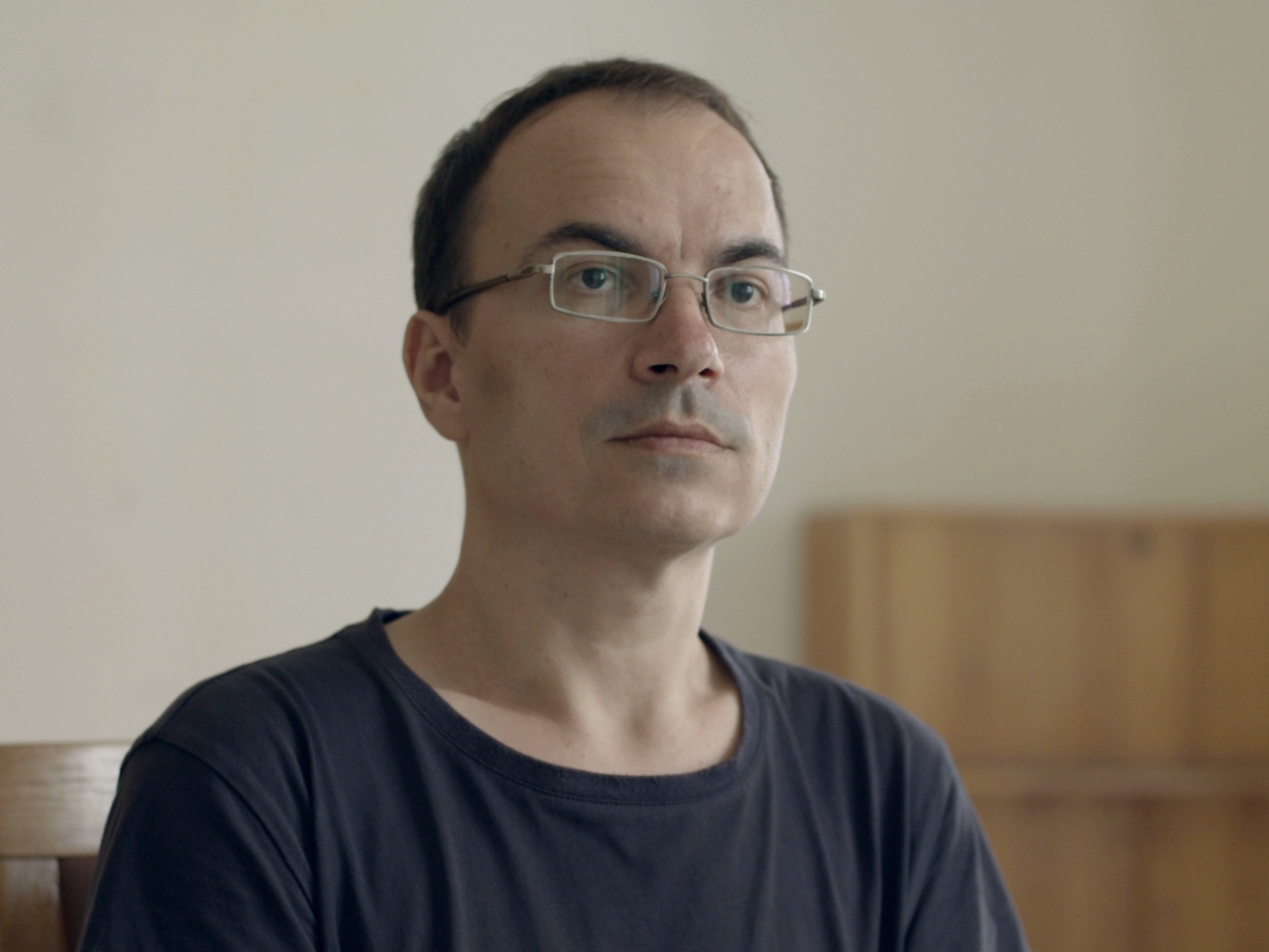 Read more about the article «Я дзейнічаў бессаромным чынам – улез у сямейнае жыццё гераіні фільму». Размова з рэжысёрам Максімам Буйніцкім