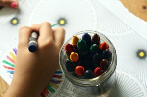 Read more about the article Творческие мастер-классы для детей в мае