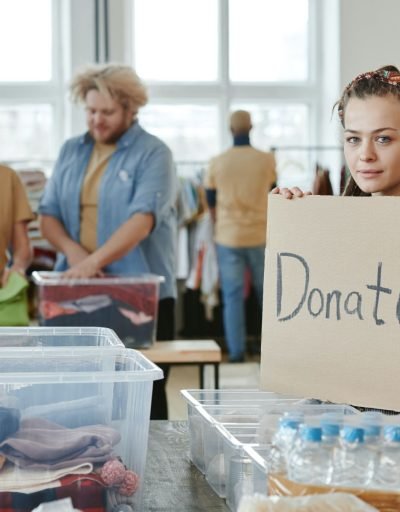 Зачем мне помогать другим?