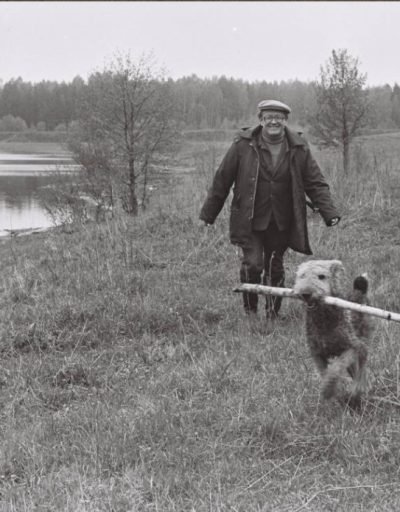 Алесь Адамовіч. Фота: асабісты архіў дачкі Алеся Адамовіча Наталлі Адамовіч